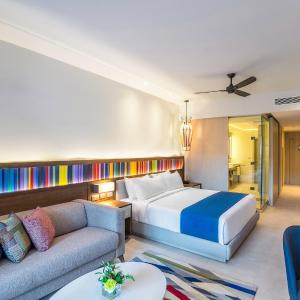 Club Junior King Suite with Ocean View