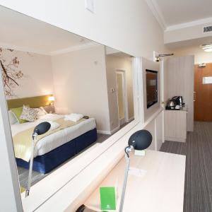 King Room - Non-Smoking