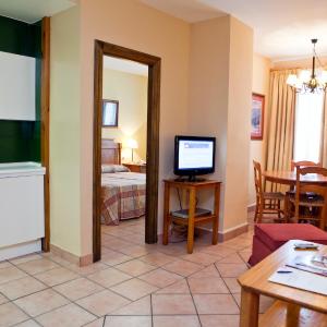 One-Bedroom Apartment (4 Adults)