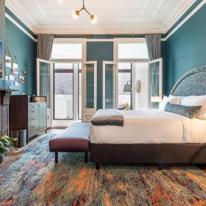 Deluxe Heritage Suite 