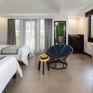 Junior Suite with Balcony
