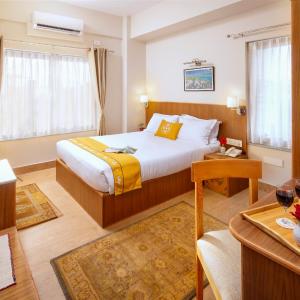 Deluxe Queen Room
