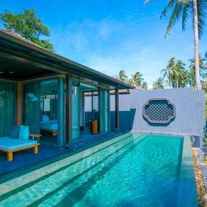 Villa with Garden View
