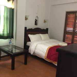 Twin Room with View