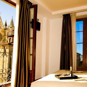 Queen Room with Balcony