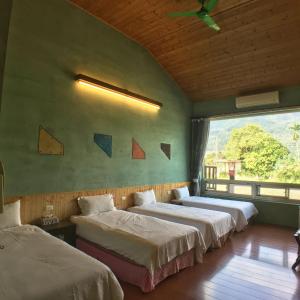 Quadruple Room with Mountain View