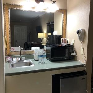 Deluxe Queen Room with 2 Queen Beds - Non Smoking