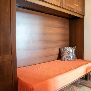 One-Bedroom Apartment with Sofa Bed