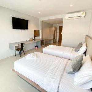 Superior Twin Room with City View