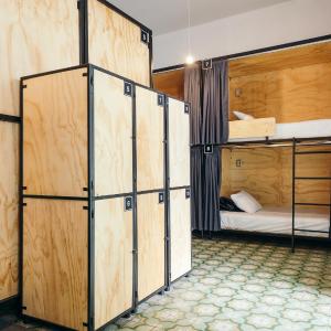 Single Bed in Mixed Dormitory Room
