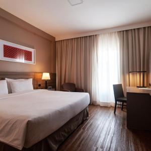 Business King Room