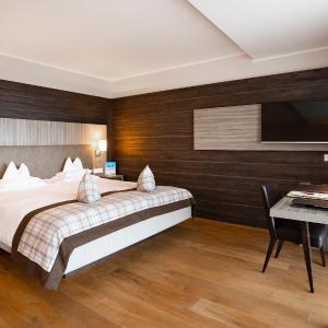 Junior Suite with Balcony and Panorama View 