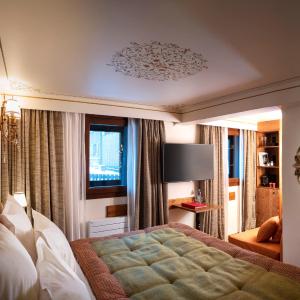 Double Room, No view, No balcony