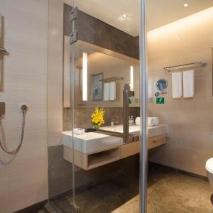 Standard Twin Room with City View