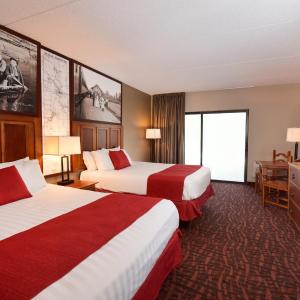 Queen Suite with Garden View - Non-Smoking