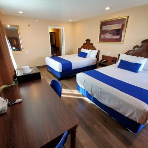 Deluxe Queen Room with Two Queen Beds