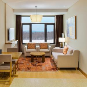 Two-Bedroom 3 Beds Suite