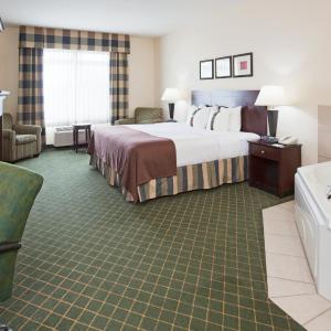 Queen Room with Spa Bath