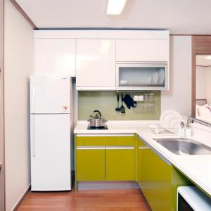 Two-Bedroom Queen Suite - Pet Friendly