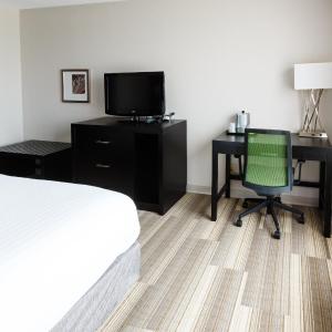 King Room - Mobility Access/Hearing Accessible