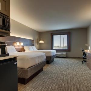 Room with Two Beds - Hearing Accessible - Non-Smoking