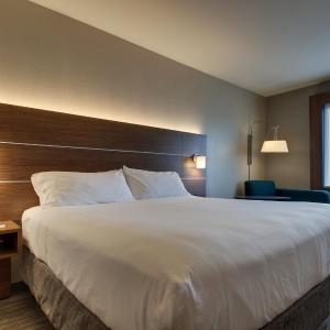 King Room - Hearing Accessible/Non-Smoking 
