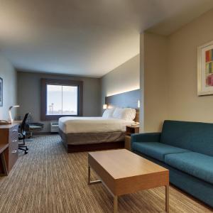 One-Bedroom King Suite