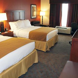 Standard Queen Room with Two Queen Beds - Communications Accessible