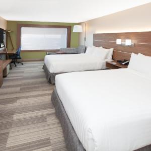 Queen Suite with Two Queen Beds - Disability Access