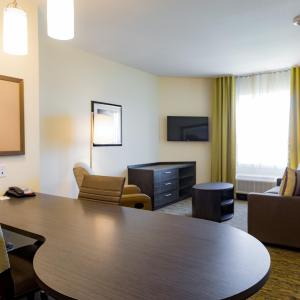 One-Bedroom King Suite