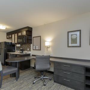 Studio Queen Suite