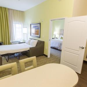 One-Bedroom King Suite - Disability Access