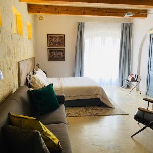 Studio with Balcony