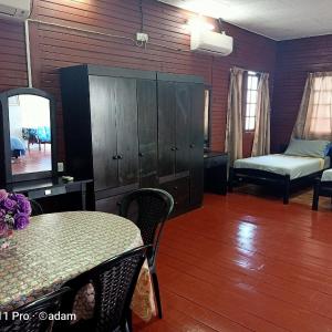 Family Room with Balcony - 6 pax