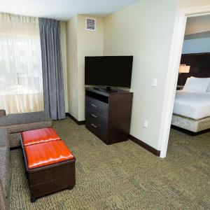 One-Bedroom Suite with Two Queen Beds