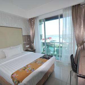 Queen Room with Sea View