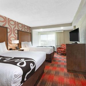 One-Bedroom Suite with Two Queen Beds - Non-Smoking