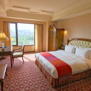 Deluxe Double Room with Park View