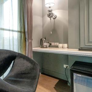 Quadruple Room with Private Bathroom