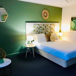 Executive Queen Room with Ocean View
