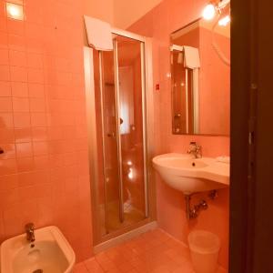 Double Room for Single Use - French Bed