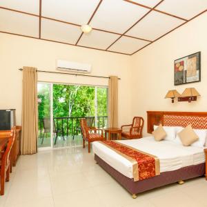 Deluxe Double or Twin Room