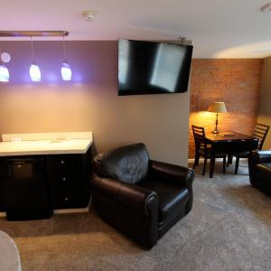 King Studio with Sofa Bed
