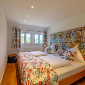 Deluxe Three-Bedroom Apartment