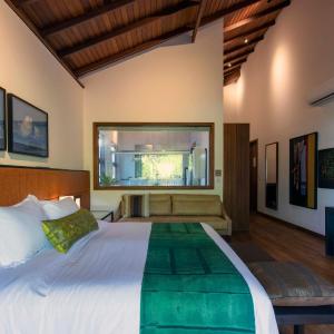 Suite with Hot Tub