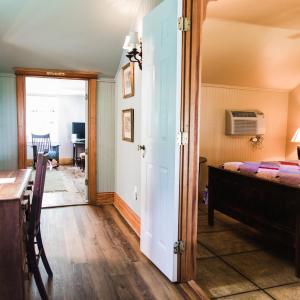 Suite with Garden View