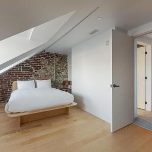 One-Bedroom Penthouse P401