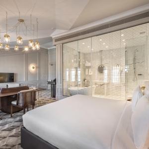 Romantic Penthouse Suite