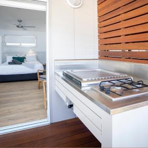 One-Bedroom Studio