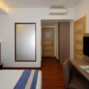Standard Deluxe Room (Excludes Window Access)